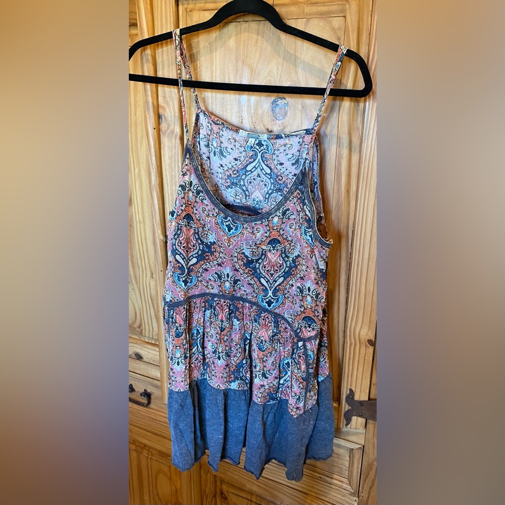 Gimmicks by BKE top with corset ties. Size L.